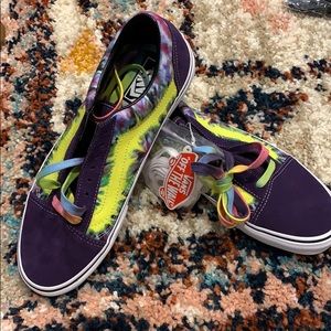 Men’s size 10 Old Skool Vans.